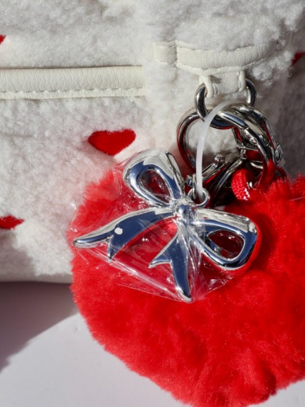 NWT Madden Girl Red Heart Sherpa Mini Tote Bag with Charms - Picture 7 of 9